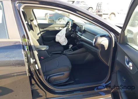 2019 Kia Forte Lxs z USA, uszkodzony, nr VIN 3KPF24AD2KE118588